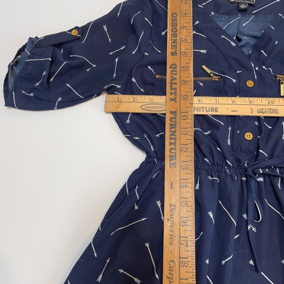 Womens J for Justify Young Contemporary Navy Blue Arrows Top Size Small JD - Picture 5 of 8